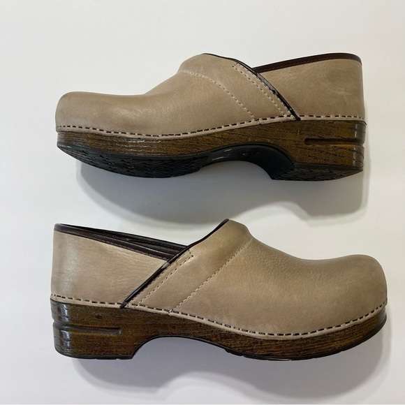 Dansko Women EU 43 US 12.5-13 Soft Leather Slip On Clogs Mules Tan Beige Nursing - Picture 3 of 11
